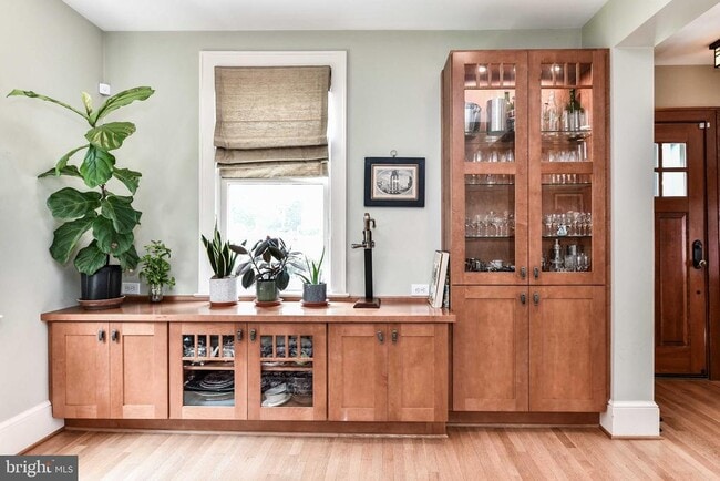 Building Photo - 904 Park Ave