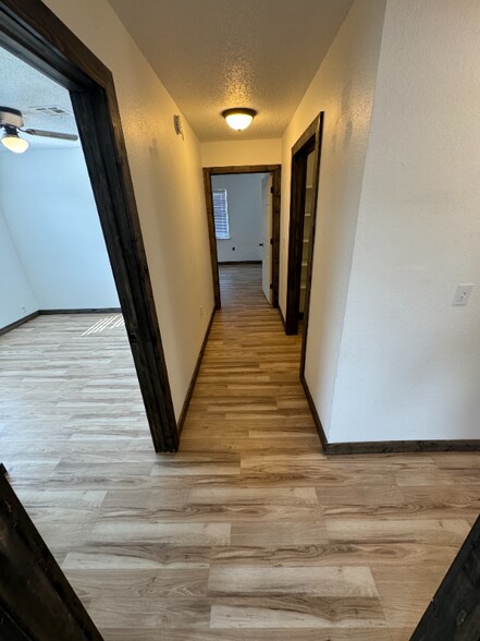 Building Photo - 472063 OK-101