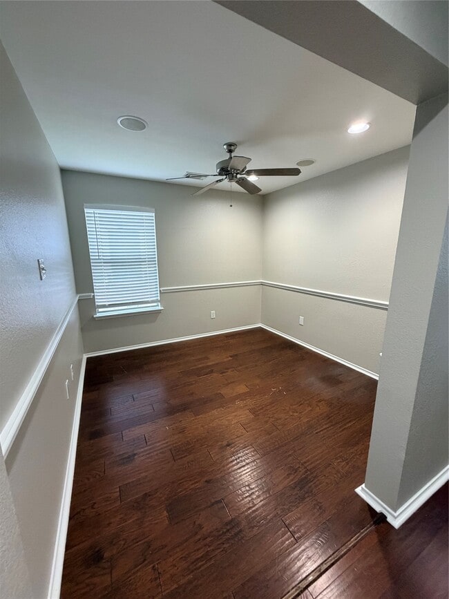 Building Photo - 3026 Tall Tree Ridge Way