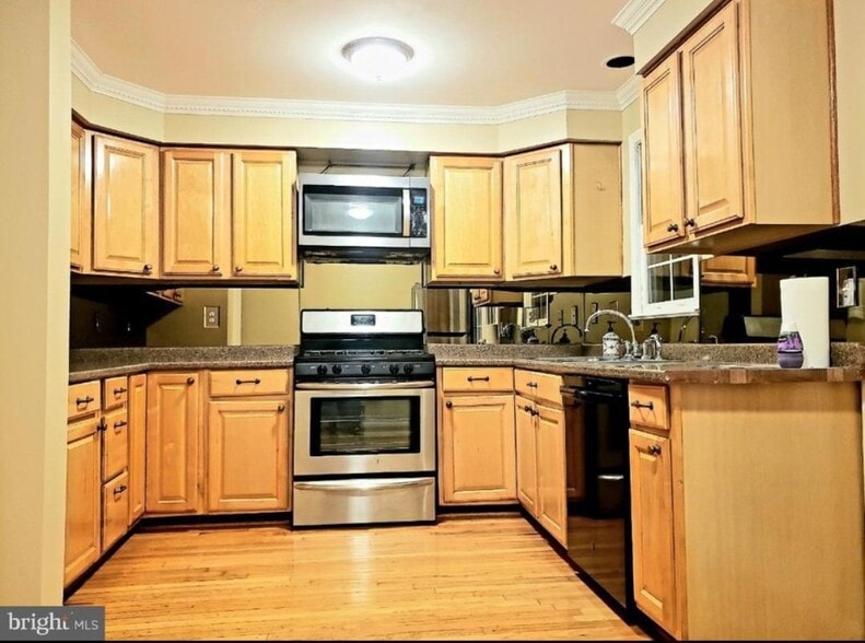 Building Photo - 3001 Colonial Springs Ct