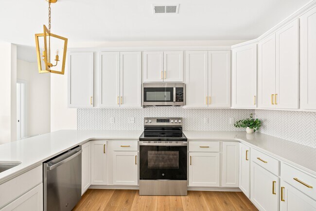 Building Photo - 420 Capstone Dr