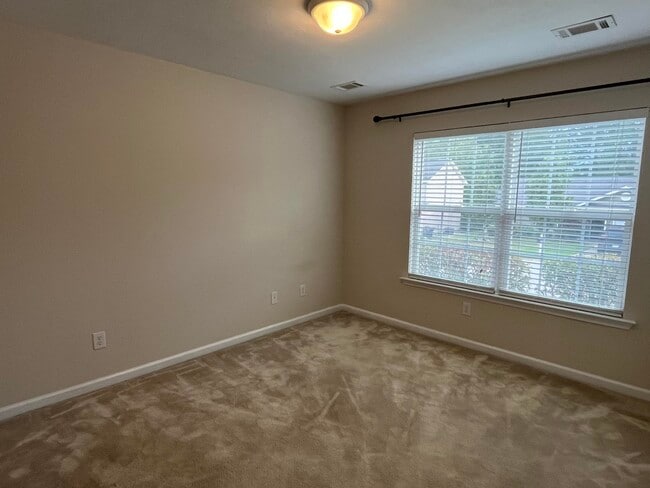 Building Photo - 707 Keyes Dr