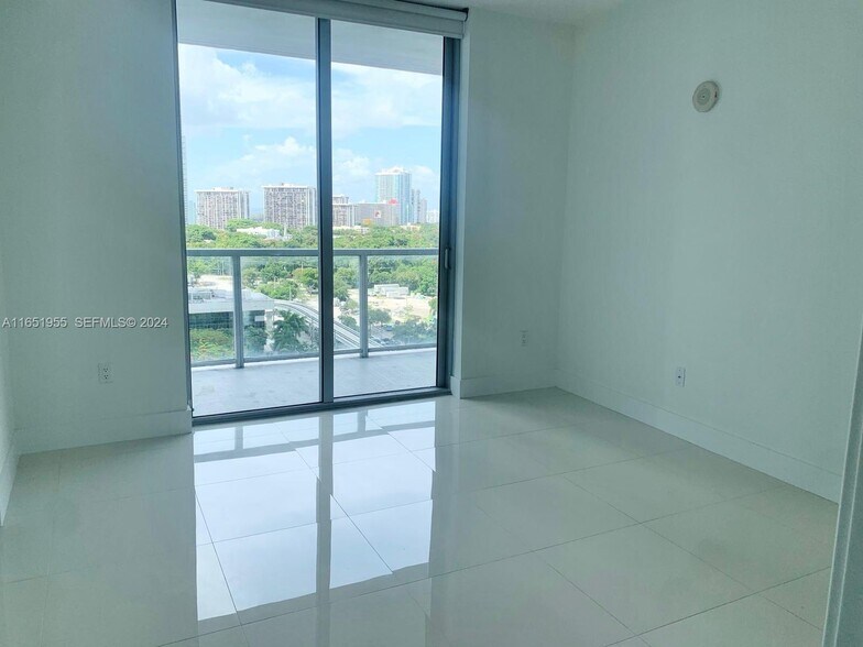 Building Photo - 79 SW 12th St