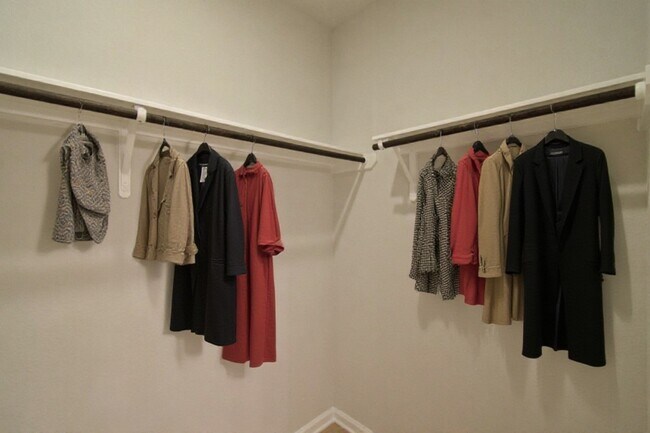 Building Photo - 12596 Canyon Falls Boulevard