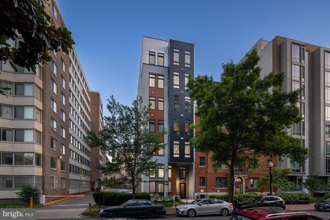 Building Photo - 1208 M St NW