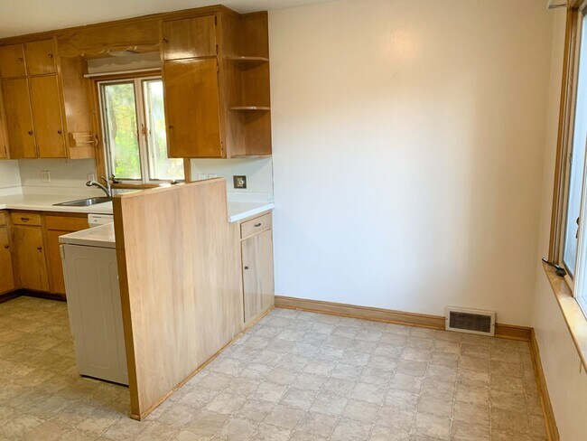 Building Photo - 318 McKinley Ave