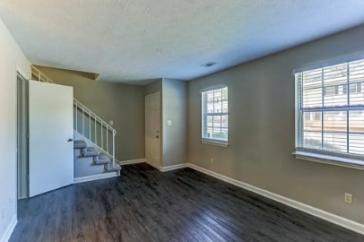 Building Photo - 3497 Creekview Pl