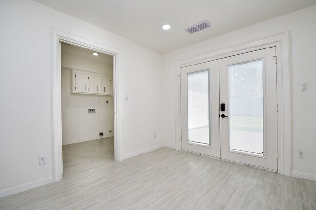 Building Photo - 11615 Trailmont Dr