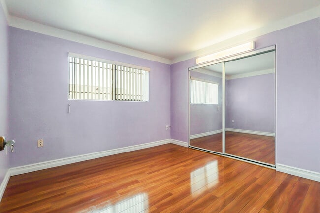 Building Photo - 1559 W 207th St