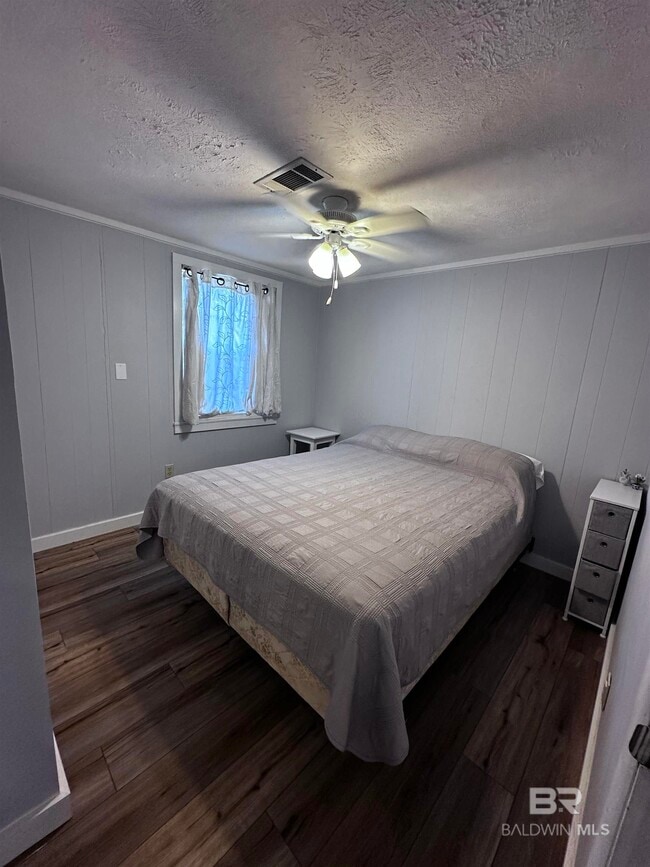 Building Photo - 5595 Virginia St