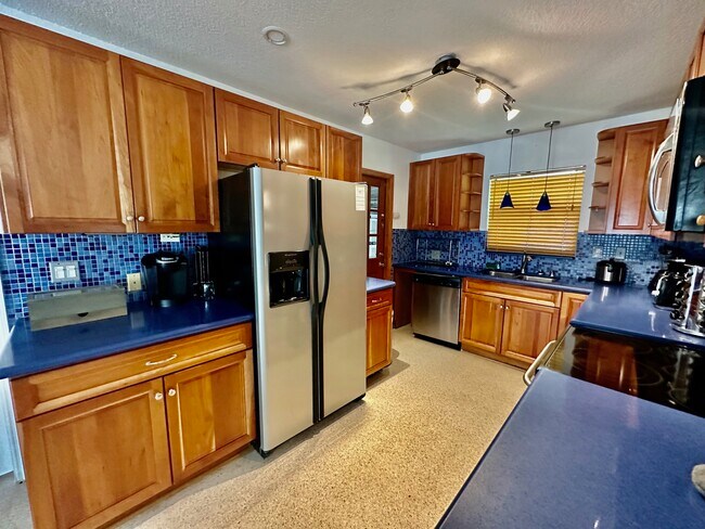 Building Photo - 2901 NW 9th Ter