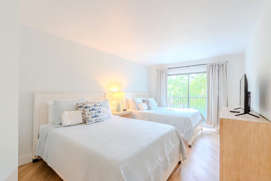 Building Photo - 10 Lemoyne Ave