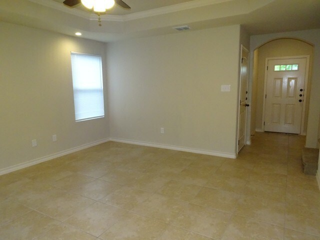 Building Photo - 7042 Lakeview Dr.