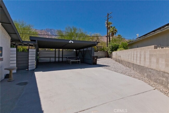 Building Photo - 2775 N Junipero Ave