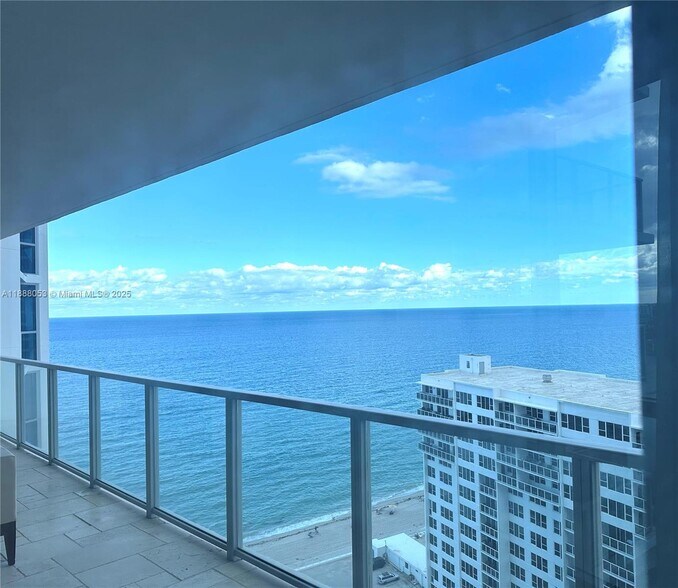 Building Photo - 3101 S Ocean Dr