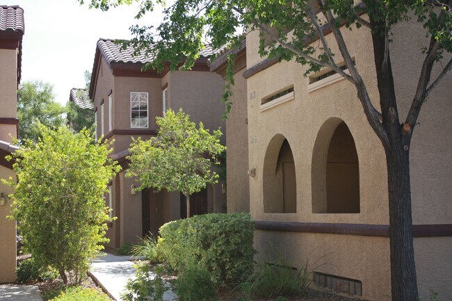 Building Photo - 7660 W Eldorado Ln