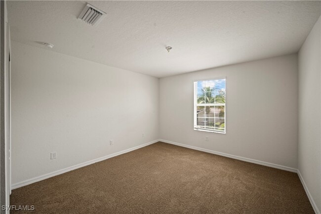 Building Photo - 4234 Bluegrass Dr
