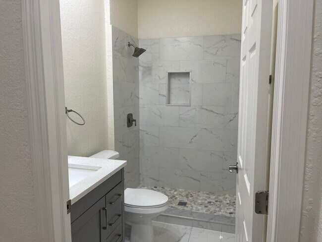 Building Photo - 1084 Crassula Ct