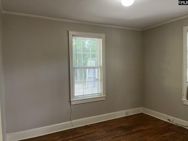 Building Photo - 710 S Bonham Rd