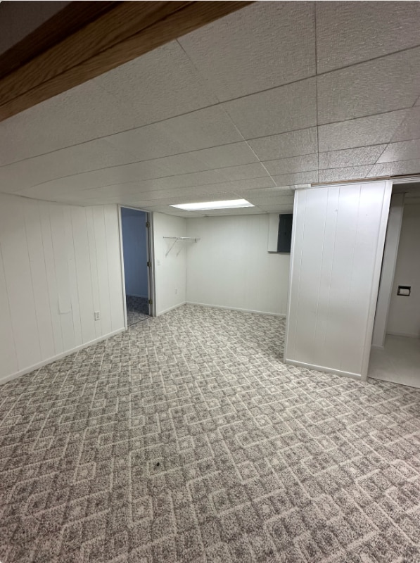 Building Photo - 909 Crocker Ave S