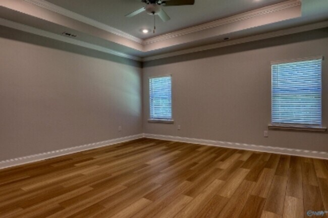 Building Photo - 110 Clift Crk Dr