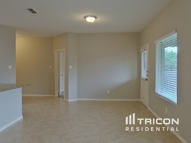 Building Photo - 141 Bridlewood St