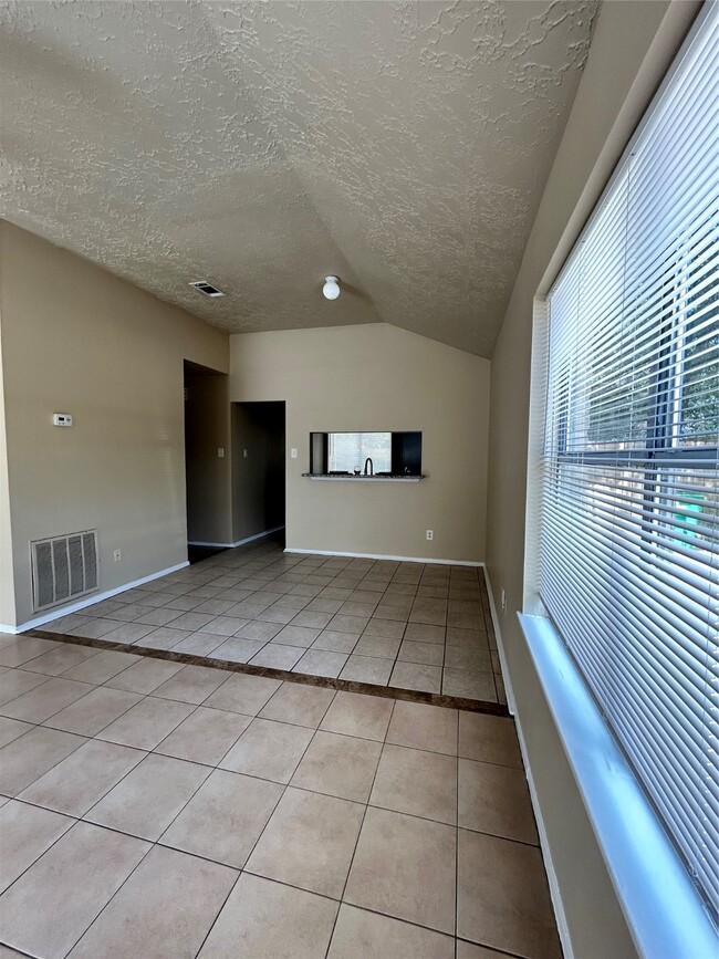 Building Photo - 2443 Autumn Springs Ln