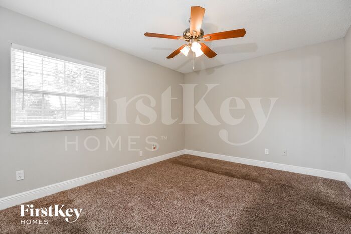Building Photo - 1520 Tivoli Dr