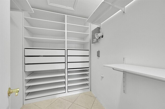 Building Photo - 1361 SW 26th Ave