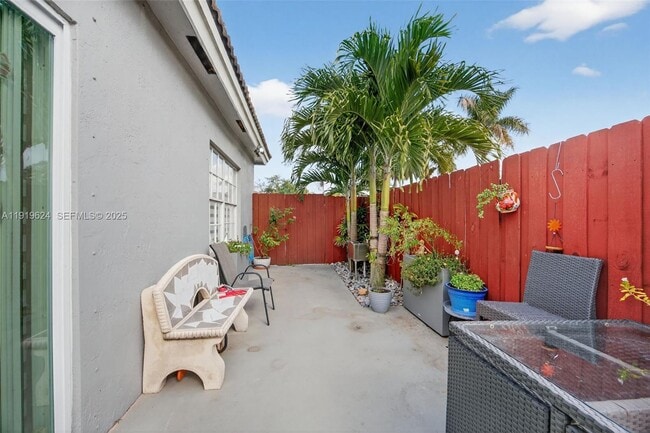 Building Photo - 10101 SW 162nd Ct