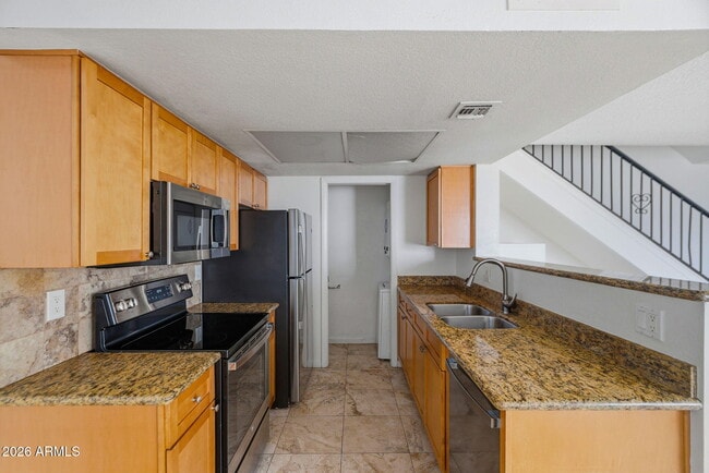 Building Photo - 6627 N 27th Ave