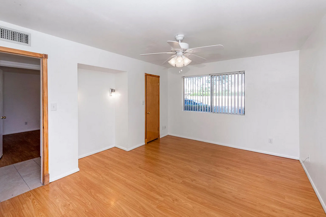 Building Photo - 3244 S Evergreen Rd