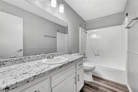 Building Photo - 2732 N Sierra Ave