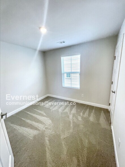 Building Photo - 2660 Thornton Grove Blvd