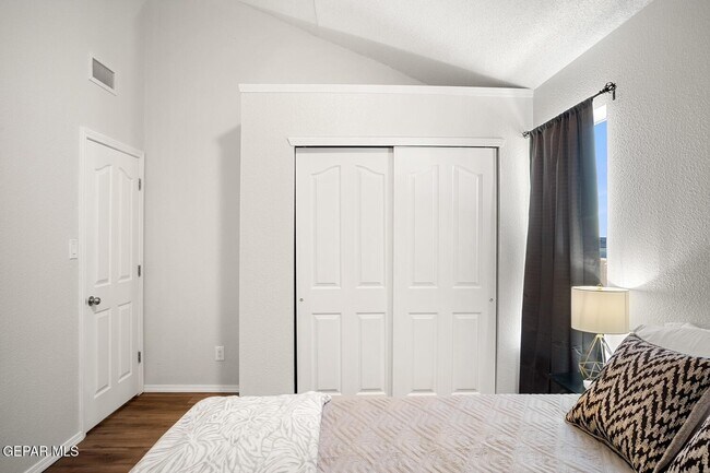 Building Photo - 7328 Corona Del Sol Dr