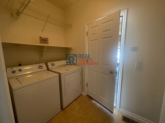 Building Photo - 6726 Annanhill Pl