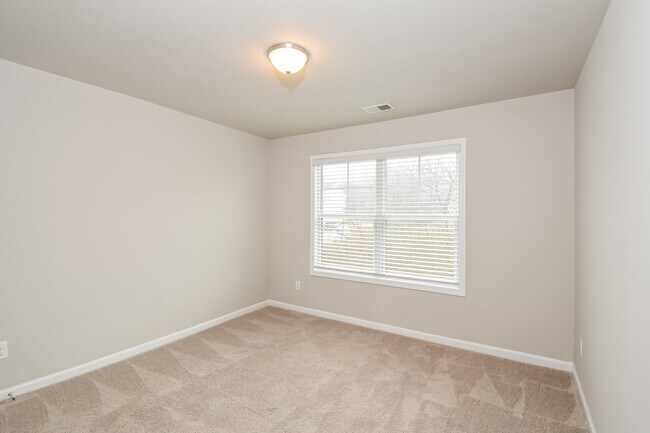 Building Photo - 866 Calvin Park Dr