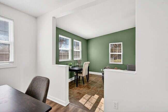 Building Photo - 5765 Heritage-SI ID1472906P
