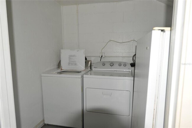 Building Photo - 501 SW 75th St