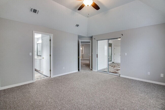 Building Photo - 404 Ridge Wood Cir