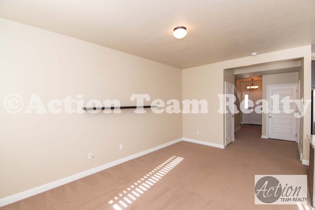 Building Photo - Townhome in Lehi