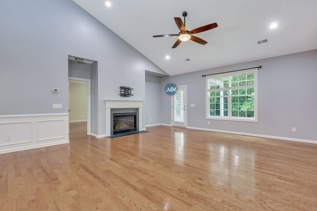 Building Photo - Beautiful Home In The Heart of Bluffton - ...