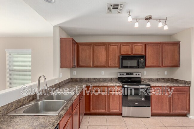 Building Photo - 3625 E Del Rio Dr