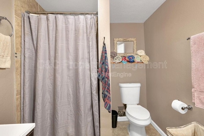 Building Photo - 2119 E Griffith Way