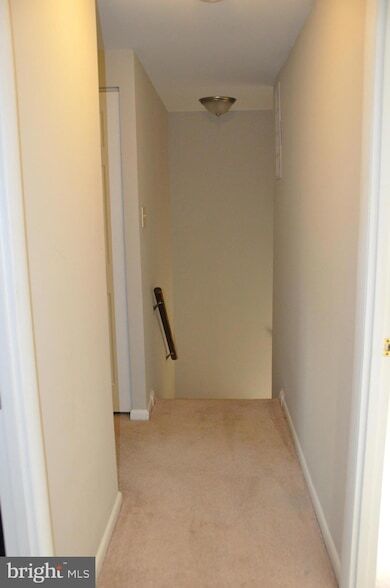 Building Photo - 9705 Glen Ave