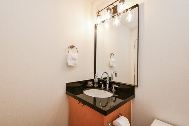 Building Photo - 4702 Austin St