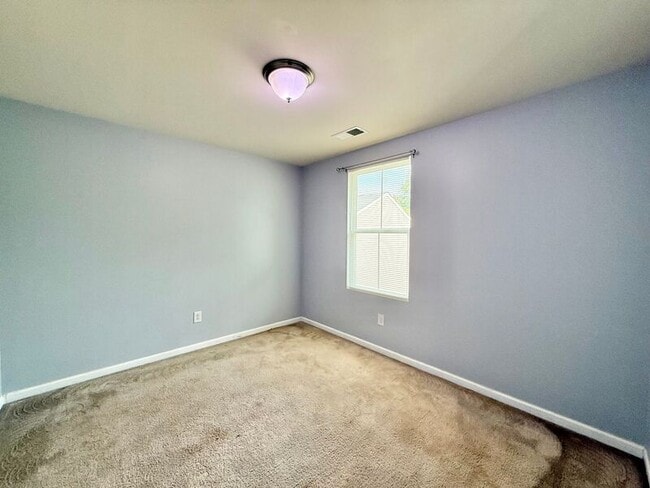 Building Photo - 390 Fieldspar Ln