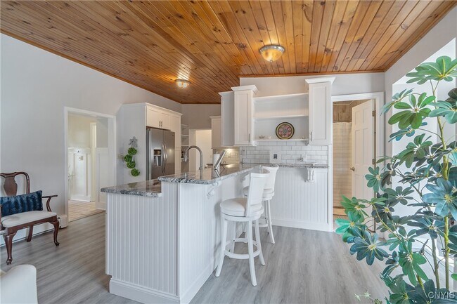 Building Photo - 1131 Marlyn Park Dr