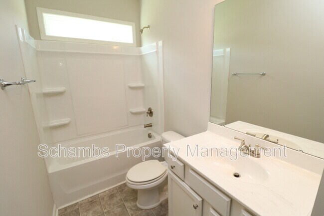 Building Photo - 84 Fairview St