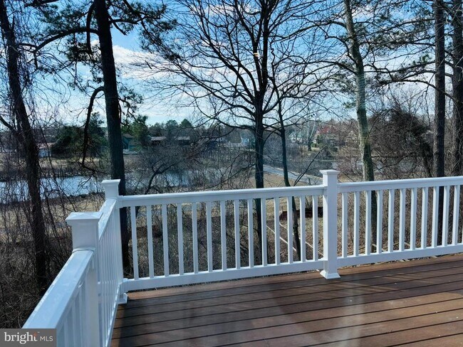 Building Photo - 100 Riverwalk Ter